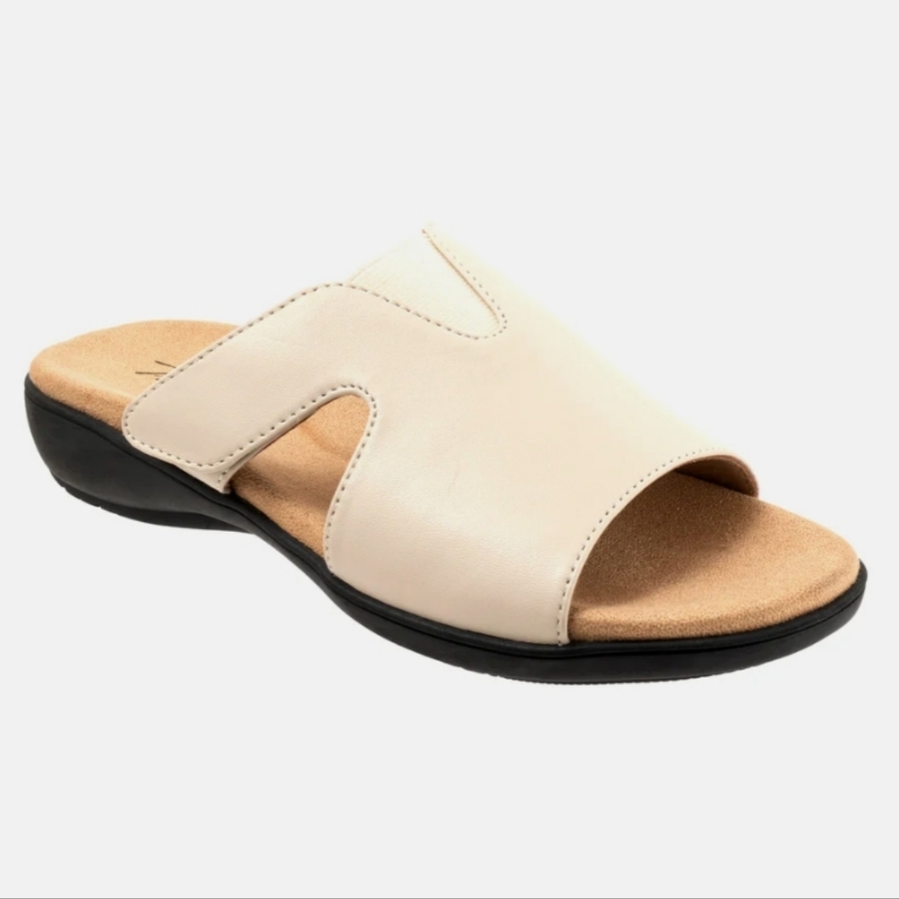 Women'sTrotters Roxine Sandals